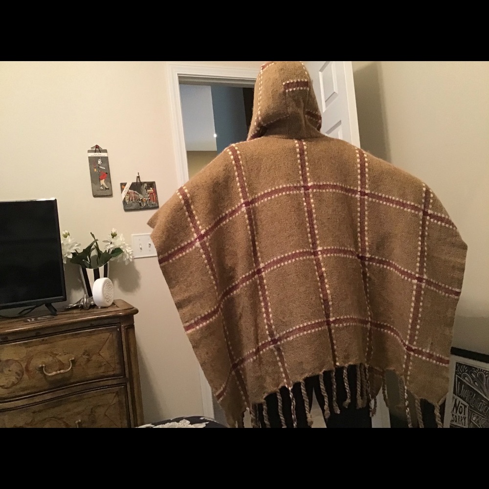 Ladies poncho - Picture 3 of 7